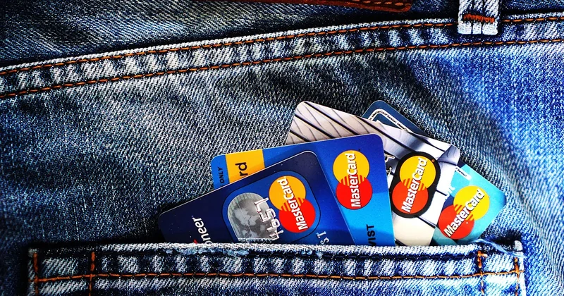 Comparatif : carte nomade vs autres solutions