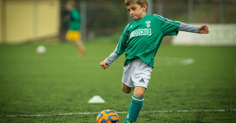 Lettre de motivation football exemple : le guide qui fait signer votre club