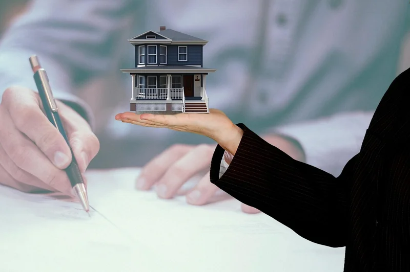 Estimation de bien immobilier : l'outil en ligne d'Elorn vaut-il le coup ?