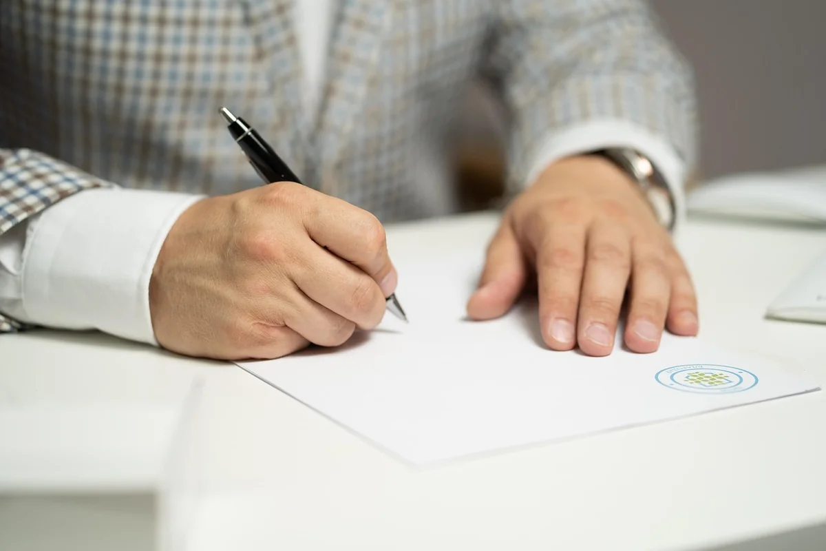 Comment écrire « pour ordre » ? Exemple et modèle Word